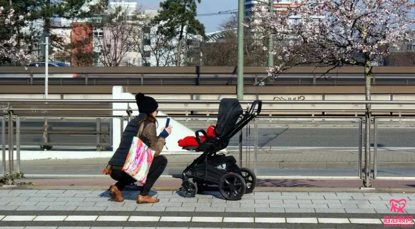 庾澄慶女兒首曝光，56歲“新晉奶爸”兒女雙全！