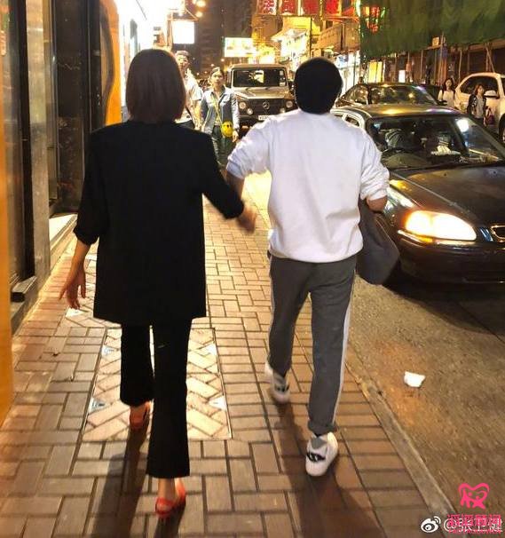40歲拼二胎再次流產(chǎn)，多年無子的她卻被老公寵成公主！